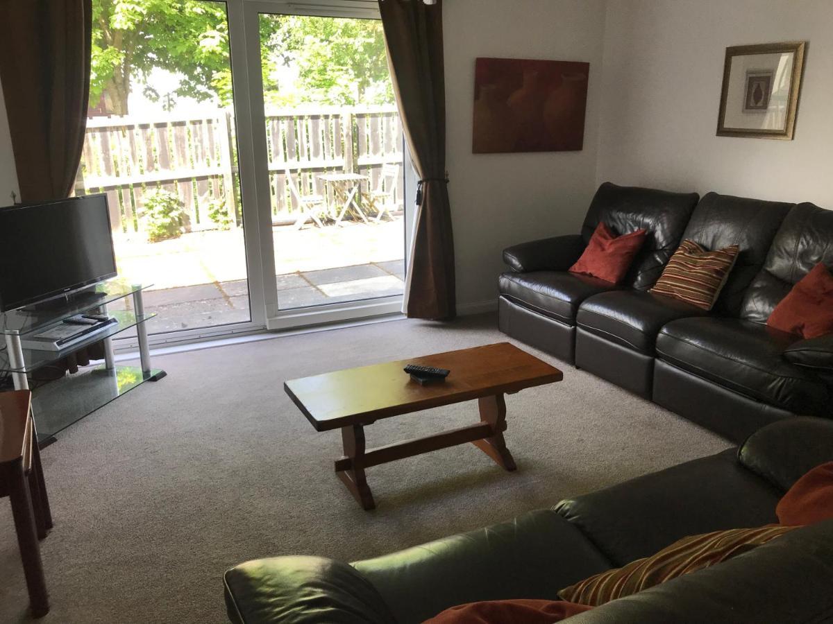 The Number Eleven Apartment Kilmuir  Extérieur photo