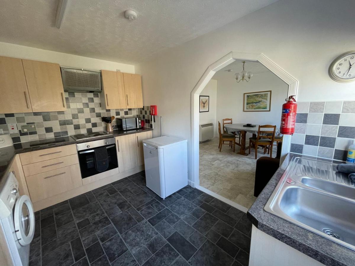 The Number Eleven Apartment Kilmuir  Extérieur photo